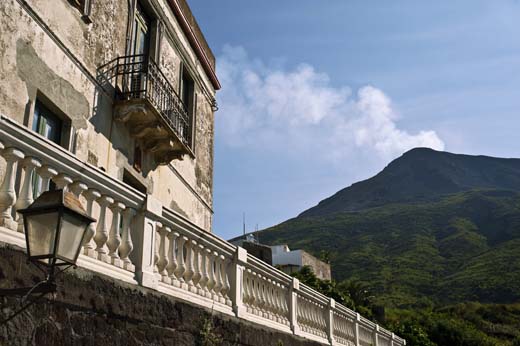 Stròmboli, el gigante negro